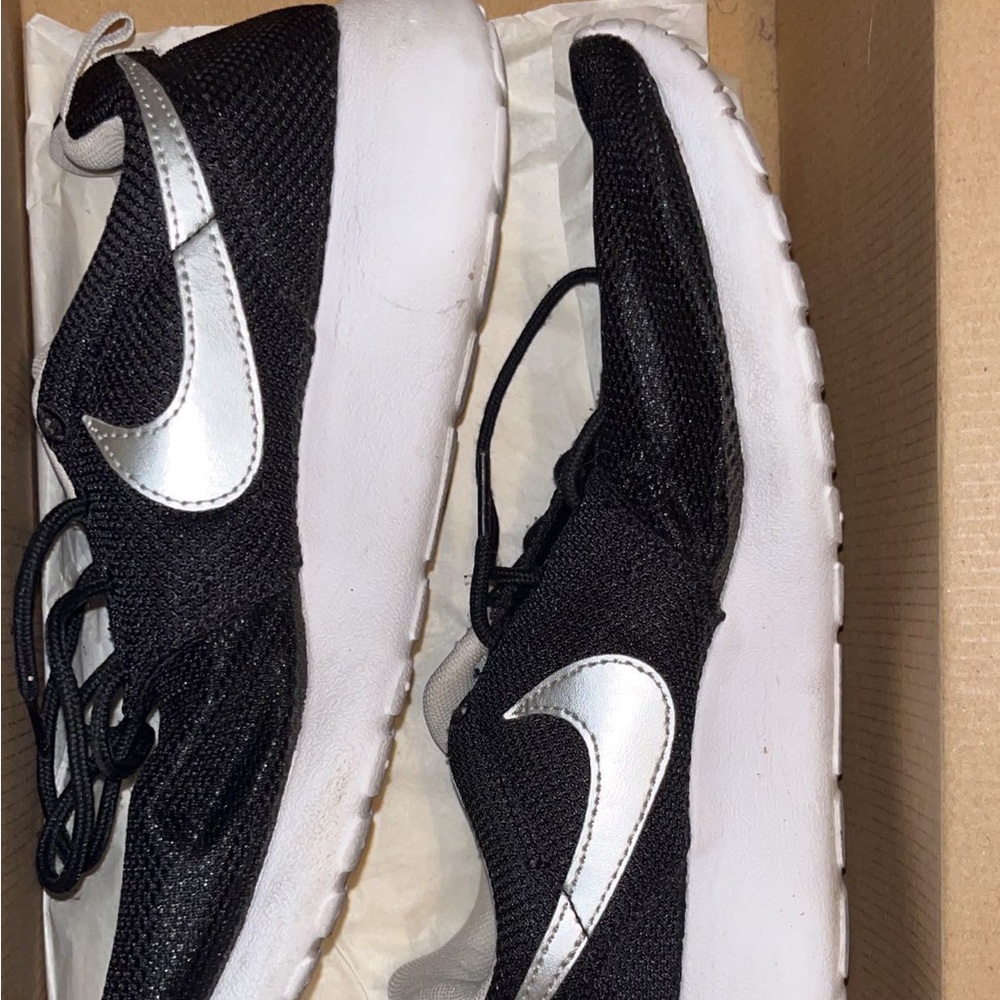 Nike Roshe Sneakers